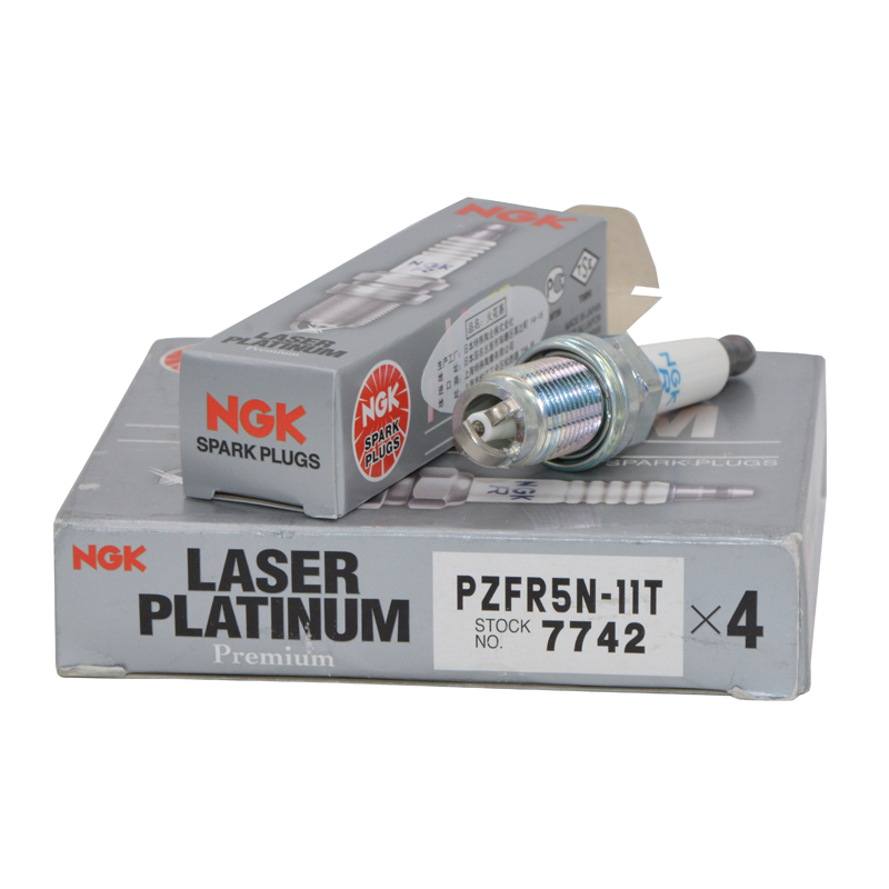 AUDI A3 OCTAVIA VW GOLF V PASSAT 2.0 FSI BUJI TAKIM (LASER)NGK