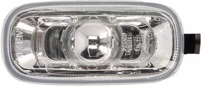 ÇAMURLUK SİNYALİ ŞEFFAF AUDI A3 A4  A6 2004-2011 ARASI (DEPO)