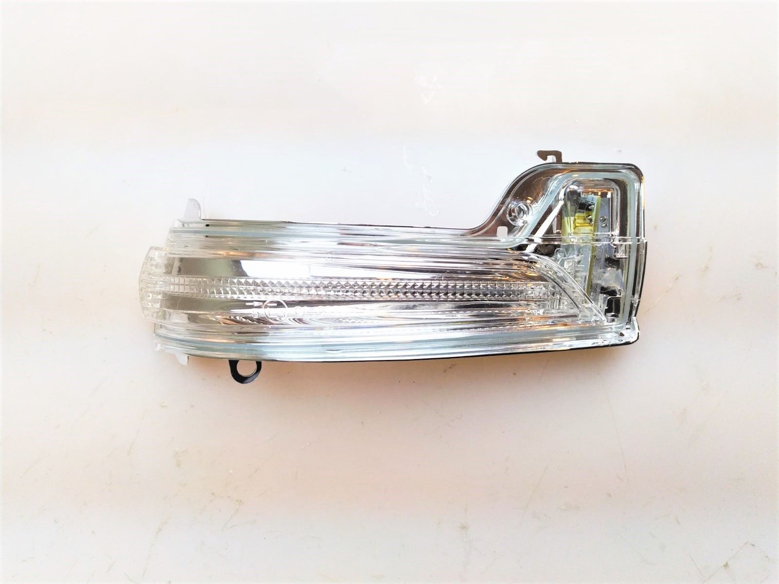 DIŞ DİKİZ AYNA SİNYALİ TOYOTA HILUX 2015-SOL