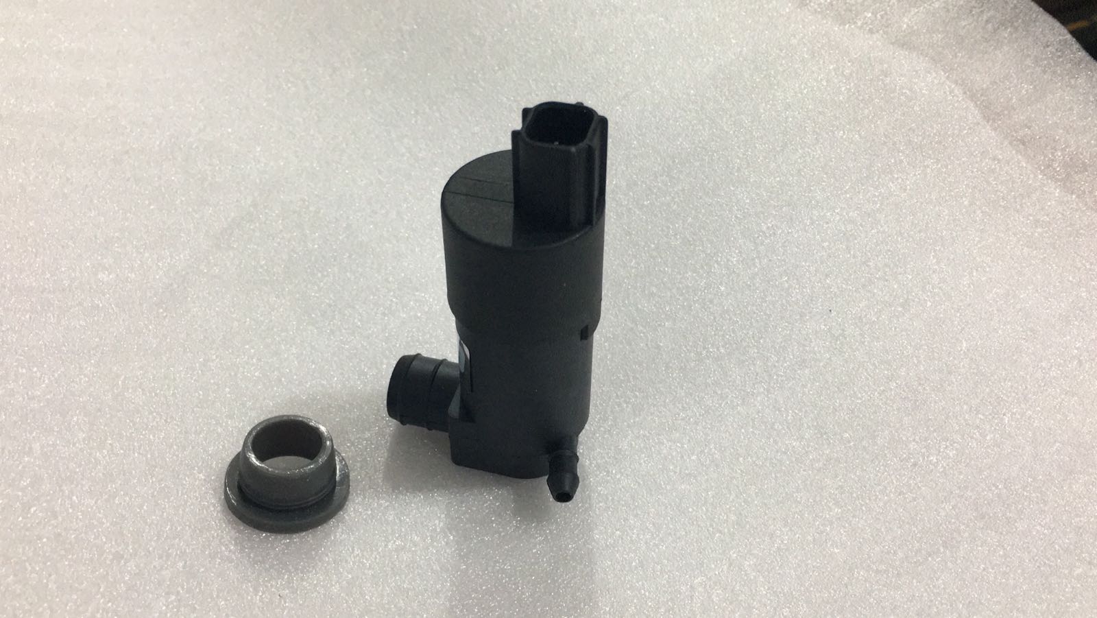 FORD FOCUS 2011-2016 SEDAN / ÖN CAM SU FİSKİYE MOTORU POMPASI