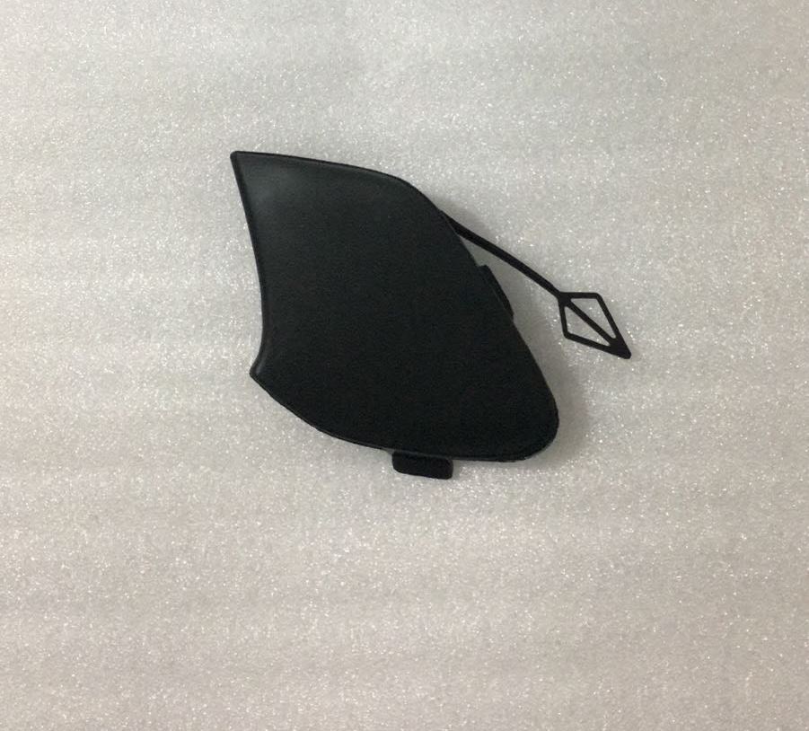 FORD FOCUS 2015-2016-2017 / ÖN TAMPON ÇEKİ DEMİR YUVA KAPAĞI