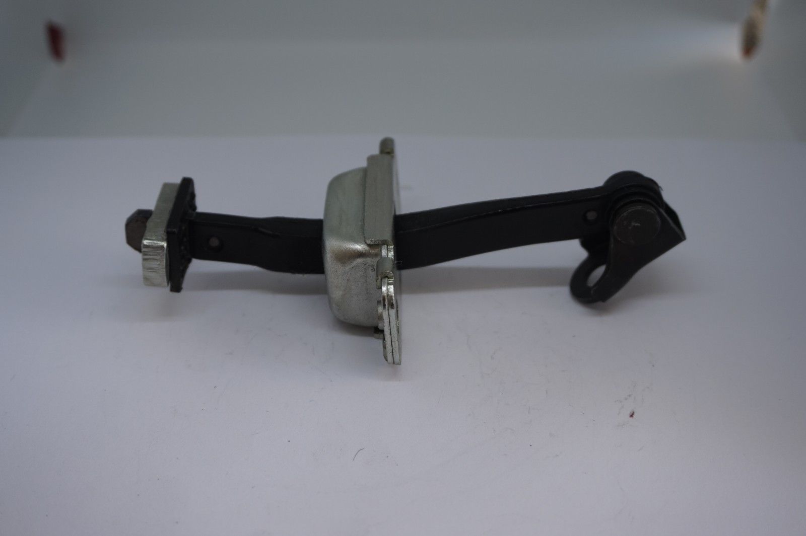 HYUNDAI i30 2007-2012 / ARKA KAPI GERGİSİ SAĞ SOL (ADET FİYATIDIR