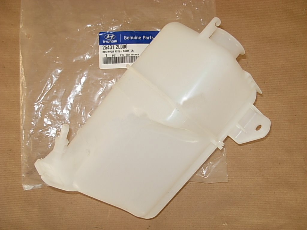 RADYATÖR YEDEK EK SU DEPOSU HYUNDAI i30 2008-2011 (25431-2L000 MOBİS)