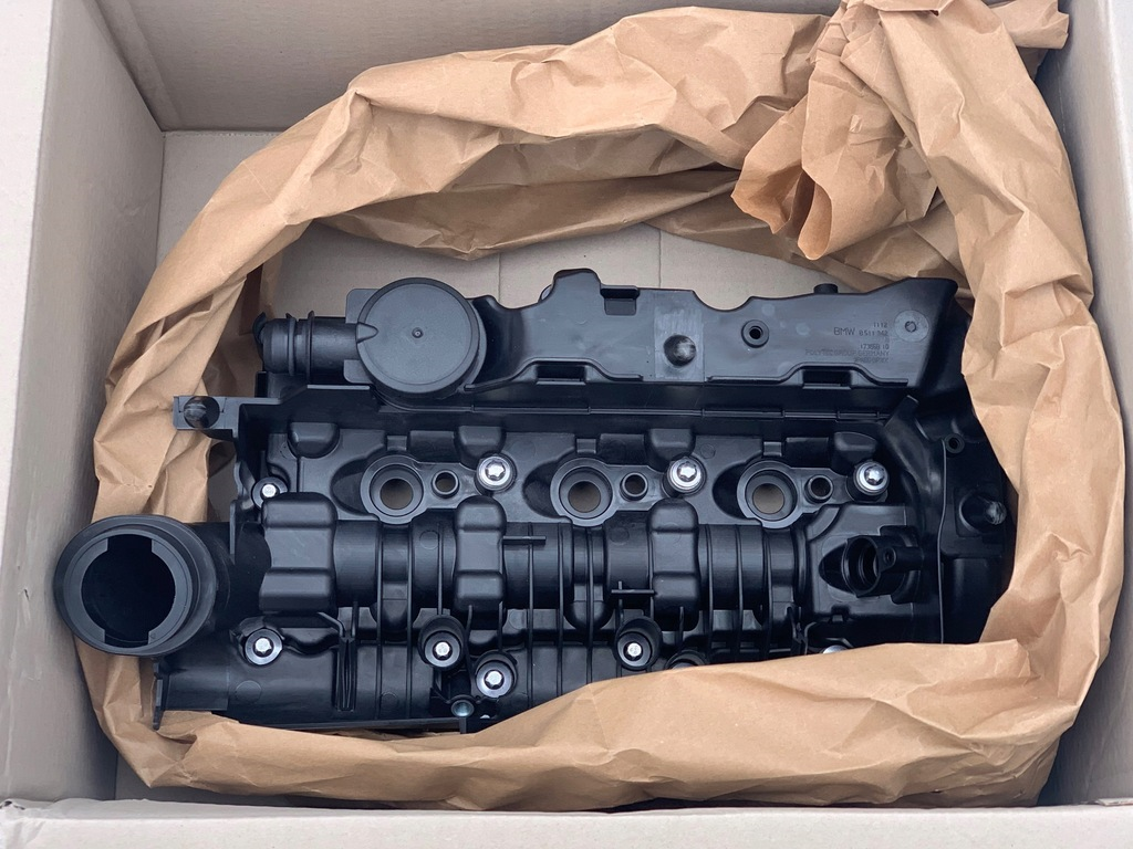 KÜLBÜTÖR MOTOR ÜST KAPAĞI BMW F20 F45 116D B37 MOTOR (ORJINAL)