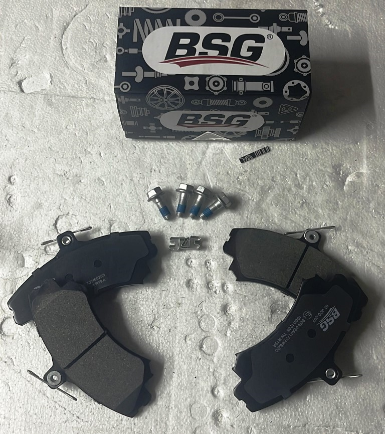 ÖN FREN BALATASI TAKIM MITSUBISHI CARISMA 1.8GDI 1996-2000 (BSG)