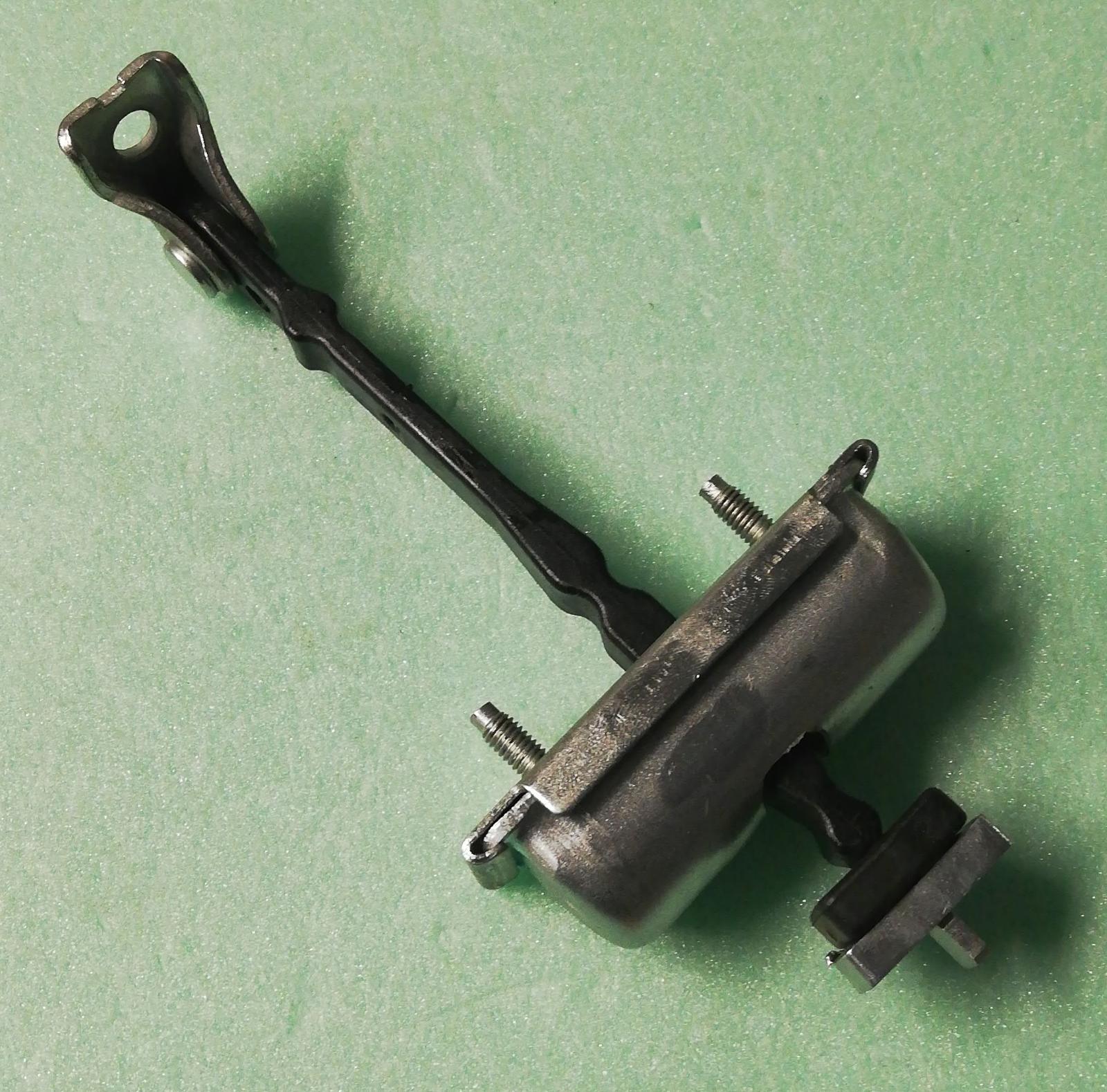 OPEL ASTRA J KASA 2010-2015 / ÖN KAPI GERGİSİ SAĞ SOL (1 ADET)