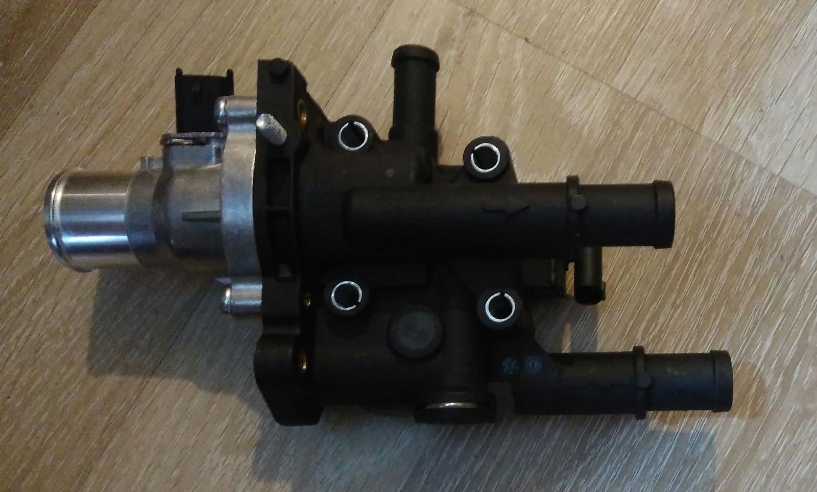 OPEL ASTRA J MOKKA INSIGNIA CRUZE 1,6 BENZİNLİ - TERMOSTAT KOMPLE