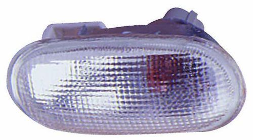 ÇAMURLUK SİNYALİ BEYAZ MITSUBISHI L200 2001-2005 ARASI (DEPO)