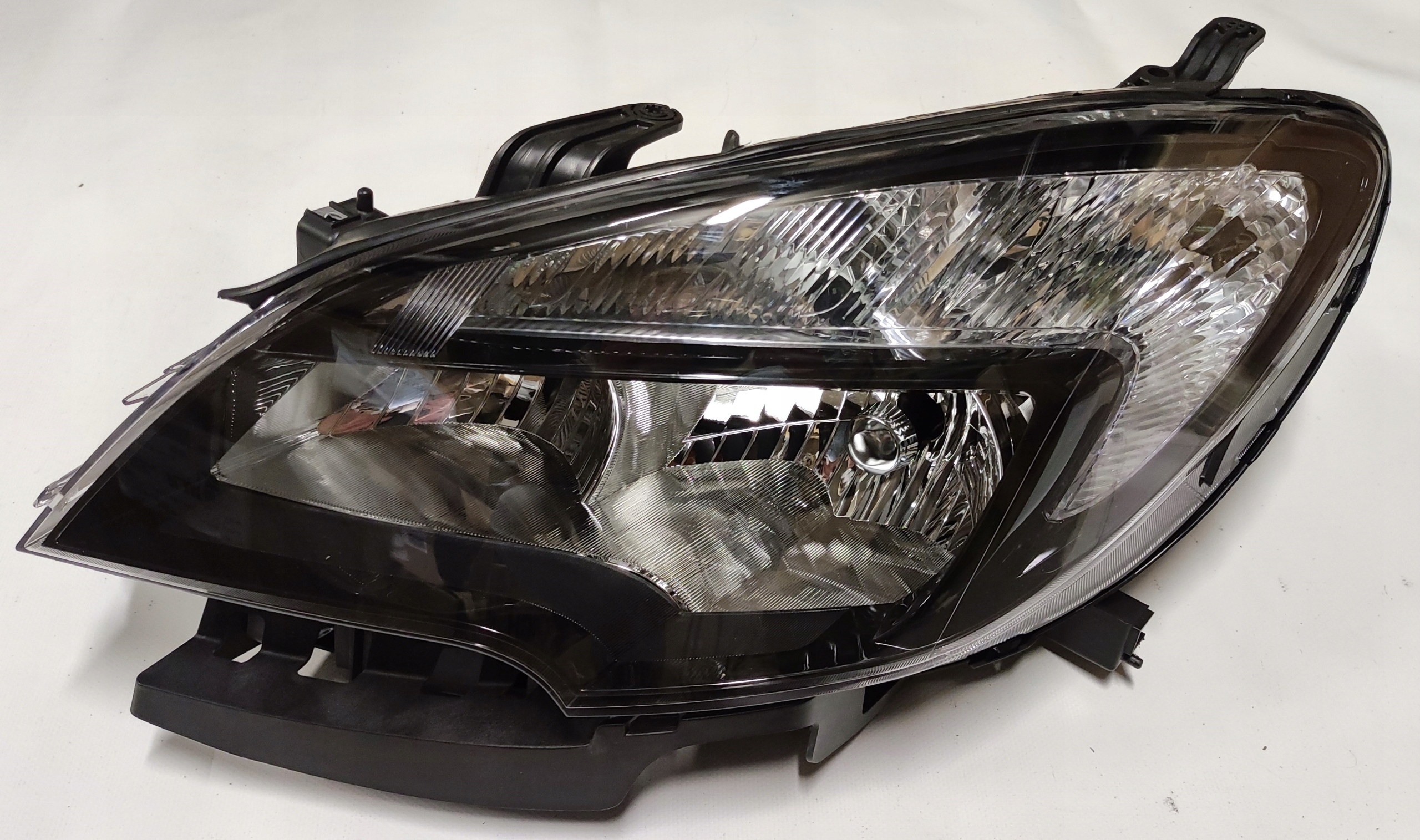 SOL FAR SİYAH HALOJEN TİP OPEL MOKKA 2012 2013 2014 2015 (DEPO)