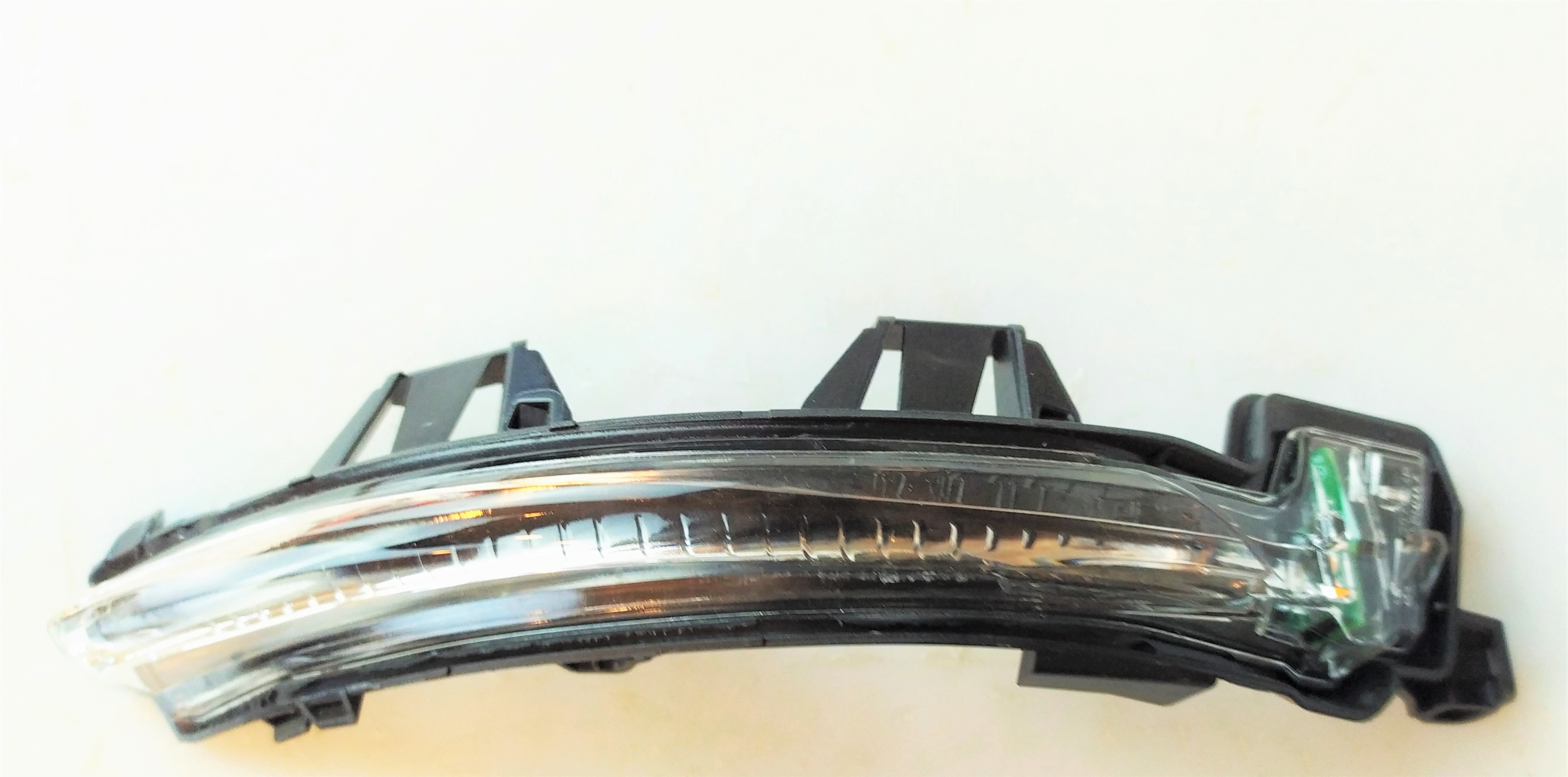 SAĞ AYNA SİNYALİ LAMBASI VOLVO S60 V60 S90 V90 XC40 2019-2023 ART