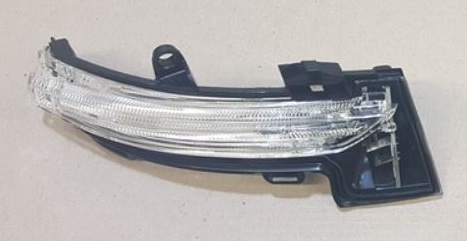 SAĞ AYNA SİNYALİ SKODA OCTAVIA 2013-2020