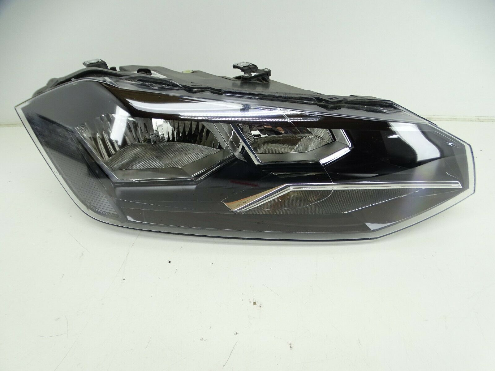 SAĞ FAR LAMBASI HALOJEN H7  VW POLO 2018-2021 ( VALEO )