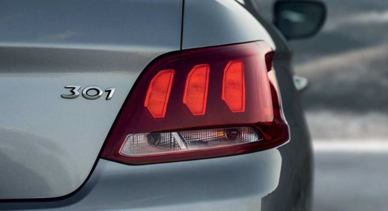 SAĞ STOP LAMBASI PEUGEOT 301 2017-2021 ( MARS )