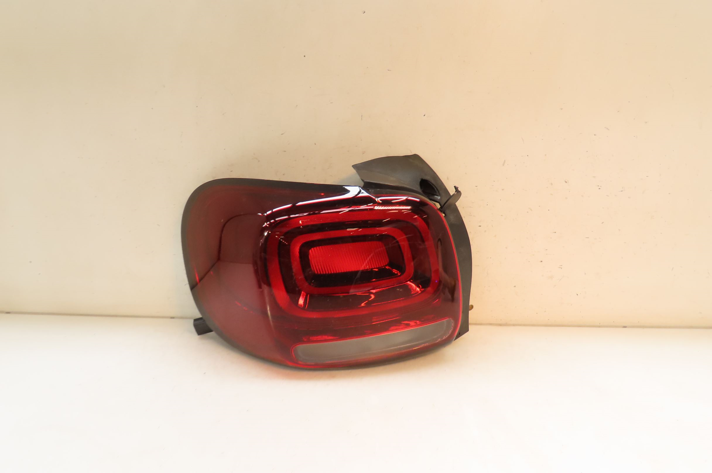 SOL STOP LAMBASI CITROEN C3 AIRCROSS 2021-2024 (PSA YQ00767380)