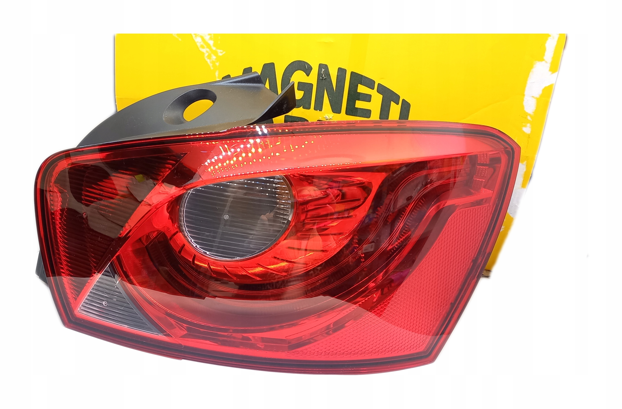 SAĞ STOP LAMBASI LEDSİZ SEAT IBIZA 2010-2016 ARASI ( MARELLİ )