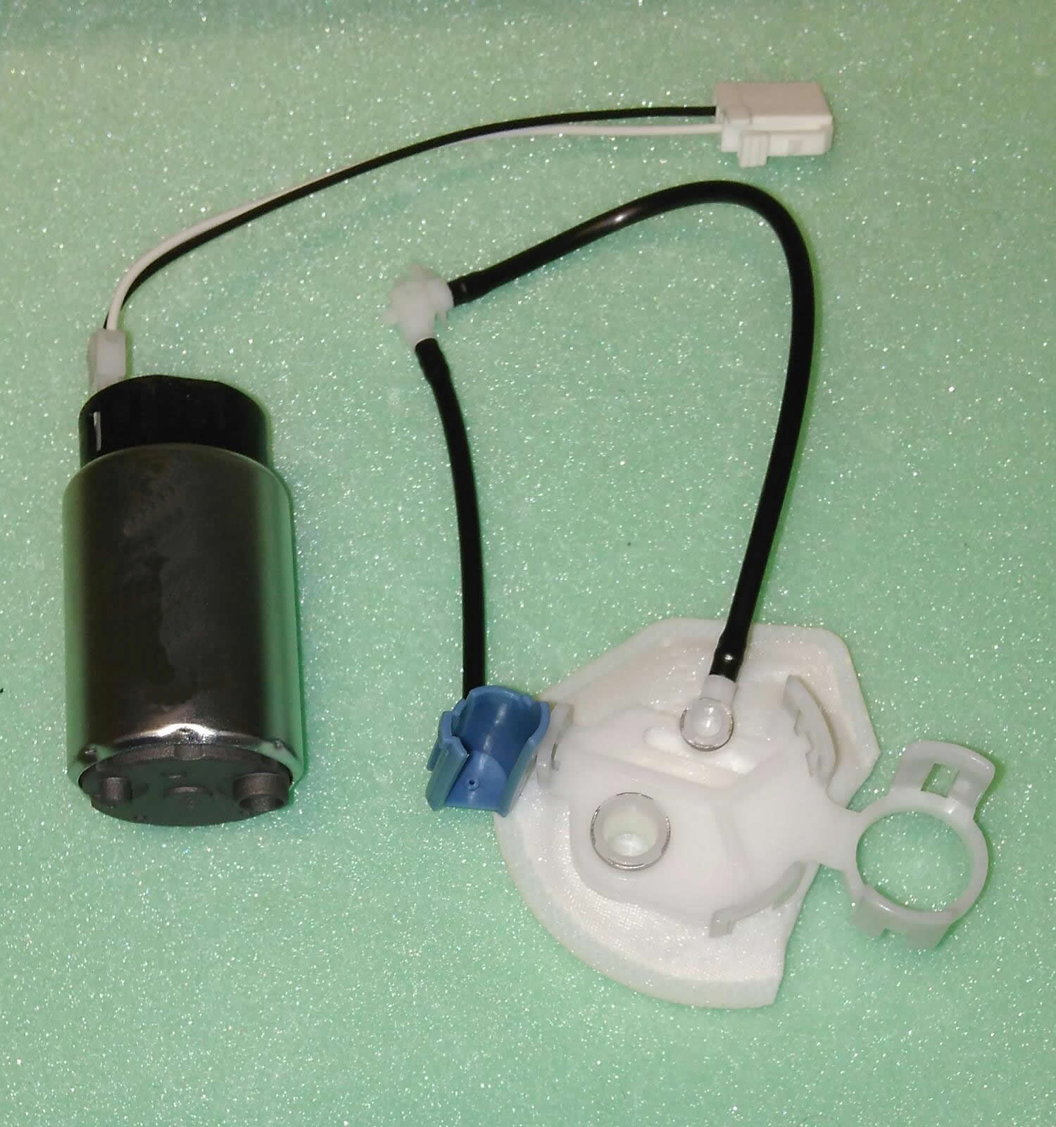 TOYOTA AURIS YARIS COROLLA 2007-2012 / BENZİN YAKIT POMPASI