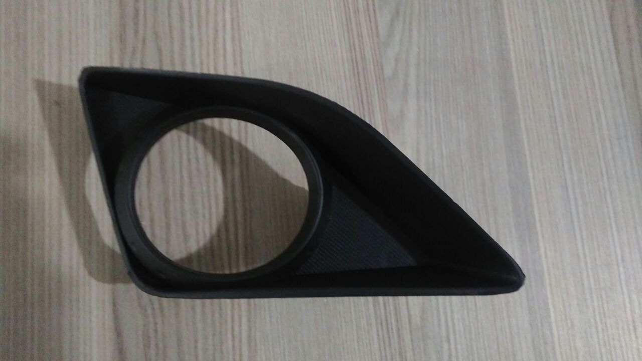 TOYOTA COROLLA 2007-2010 / ÖN SAĞ SİS FARI KAPAĞI