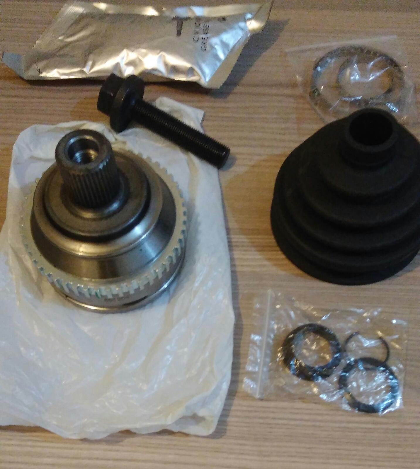 VW TRANSPORTER IV T4 - DIŞ AKS KAFASI ABSLİ